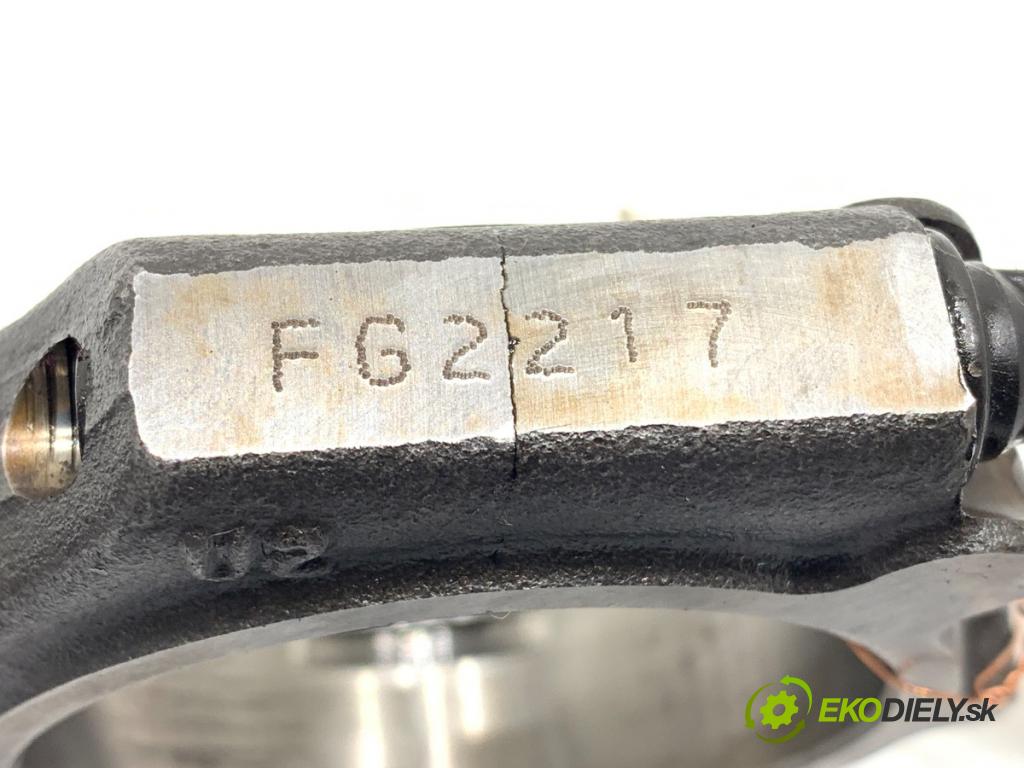 HYUNDAI i30 liftback 2015 81 kW 1.6 CRDi 1582 PIEST: ojnica D4FB (Piest)