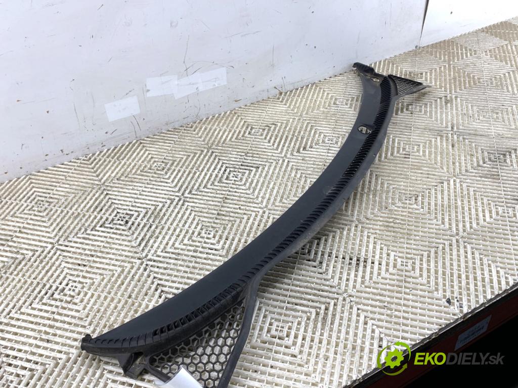 PEUGEOT 207 liftback 2007 54 kW 1.4 1360 Torpédo, plast pod čelné okno 96818458XT (Torpédo (plast pod čelným sklom))