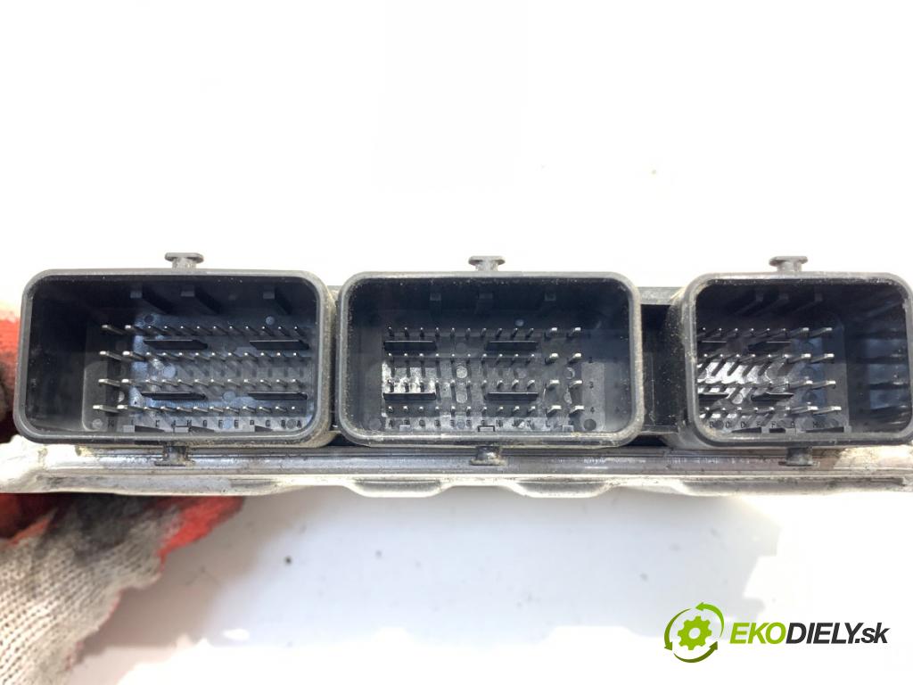 DACIA LOGAN II Kombi 2017 54 kW 1.2 1149 riadiaca jednotka Motor 237108979R (Riadiaca jednotka)