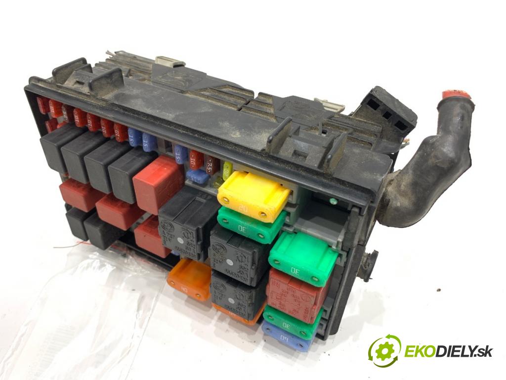 FIAT GRANDE PUNTO liftback 2006 57 kW 1.4 (199AXB11, 199AXB1A, 199BXB1A, 199AXL1A) 1368 Skrinka poistková 51737884 (Poistková skrinka)