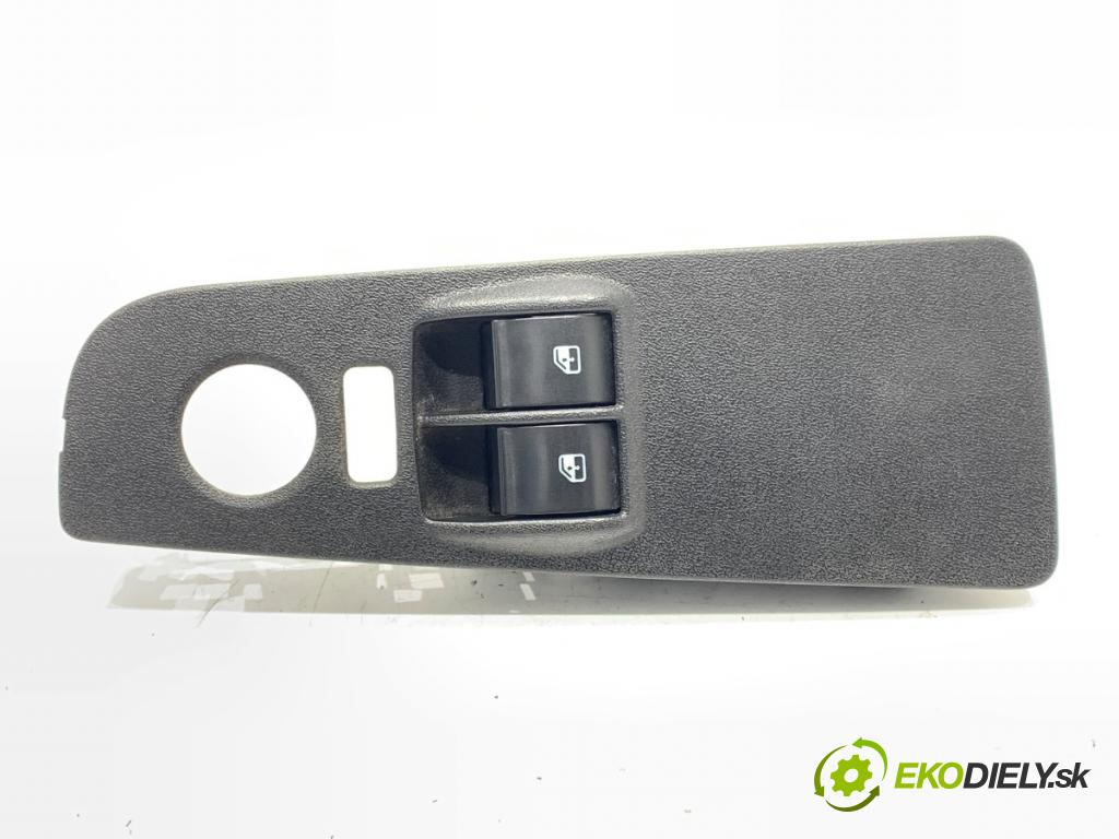 FIAT GRANDE PUNTO liftback 2006 57 kW 1.4 (199AXB11, 199AXB1A, 199BXB1A, 199AXL1A) 1368 Prepínač okien  (Prepínacie páčky pod volantom)