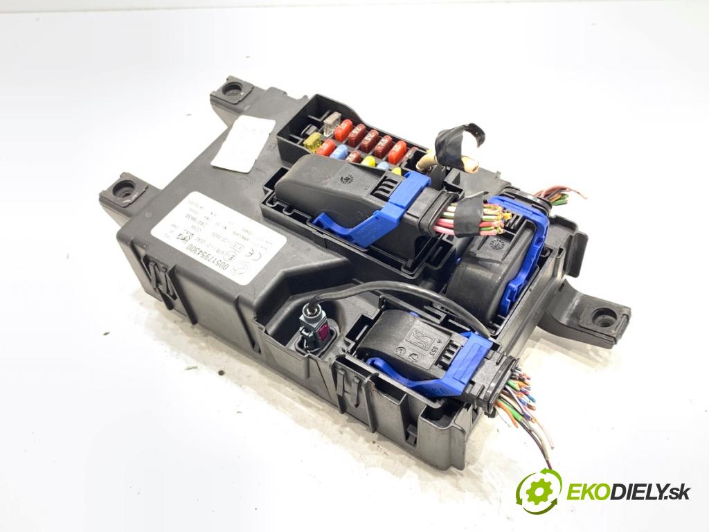 FIAT GRANDE PUNTO liftback 2006 57 kW 1.4 (199AXB11, 199AXB1A, 199BXB1A, 199AXL1A) 1368 modul BSI 00517954300 (Pojistkové skříňky)