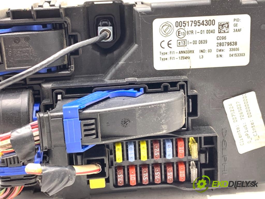 FIAT GRANDE PUNTO liftback 2006 57 kW 1.4 (199AXB11, 199AXB1A, 199BXB1A, 199AXL1A) 1368 modul BSI 00517954300 (Pojistkové skříňky)