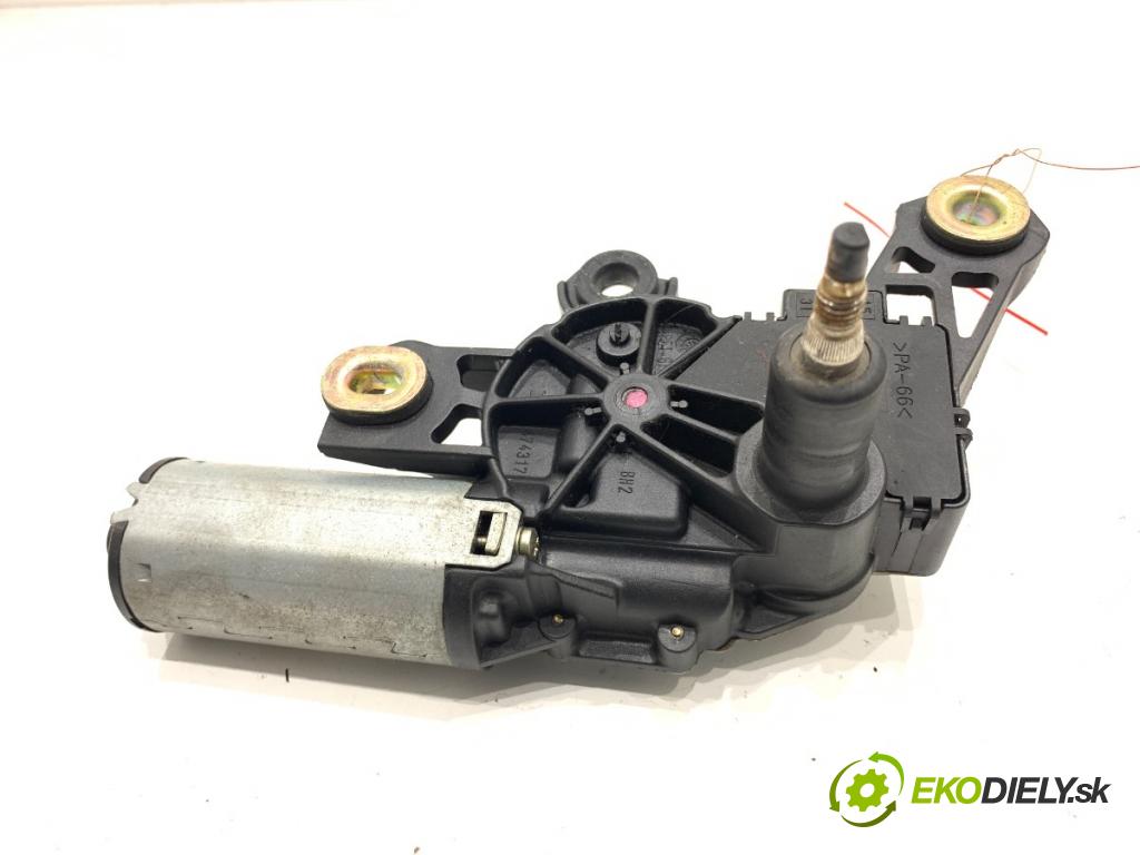 SEAT LEON I liftback 2001 77 kW 1.6 16 V 1598 motor stěračů zadní část 8L0955711A