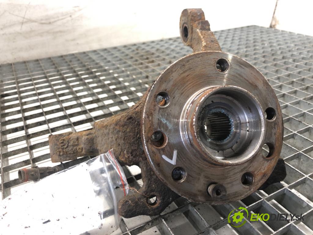 OPEL ASTRA H liftback 2005 74 kW 1.7 CDTI (L48) 1686 náboj ľavy predný 