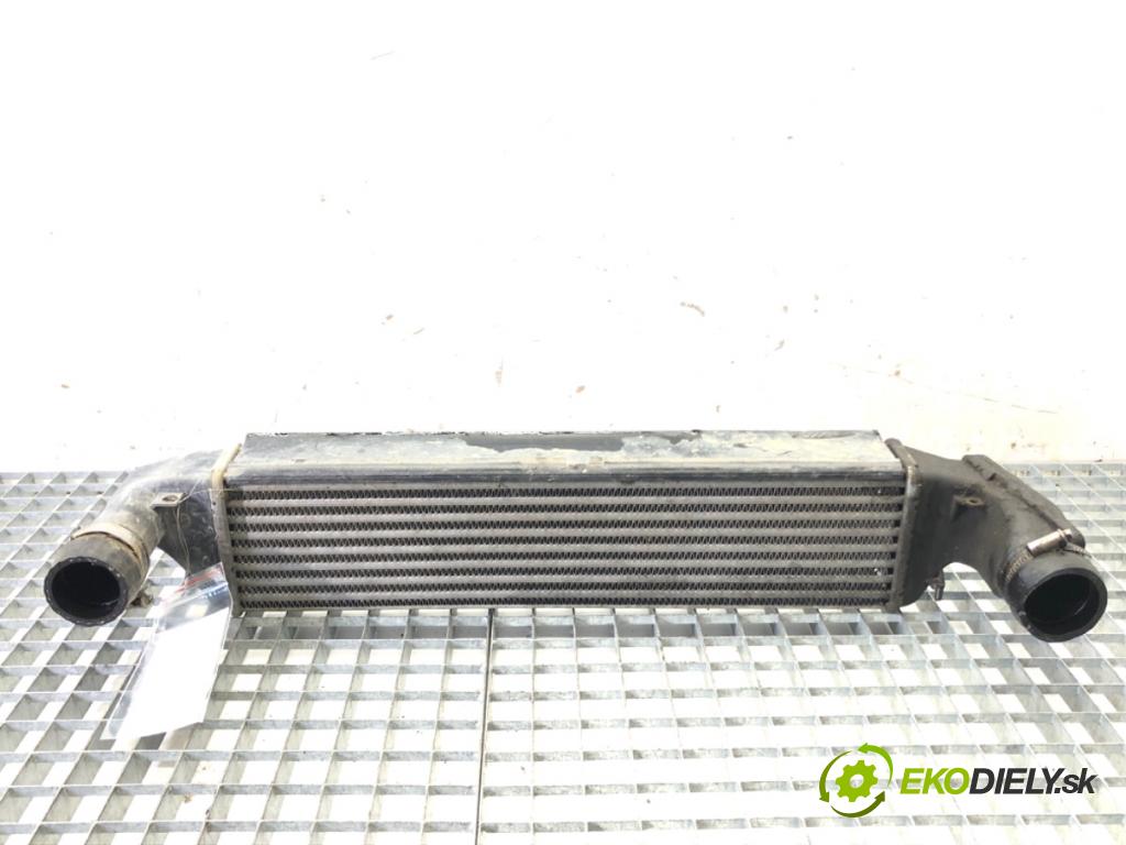 BMW E46 sedan 2000 100 kW 320 d 1951 intercooler 2246795 (Intercooler (chladič nasávaného vzduchu))
