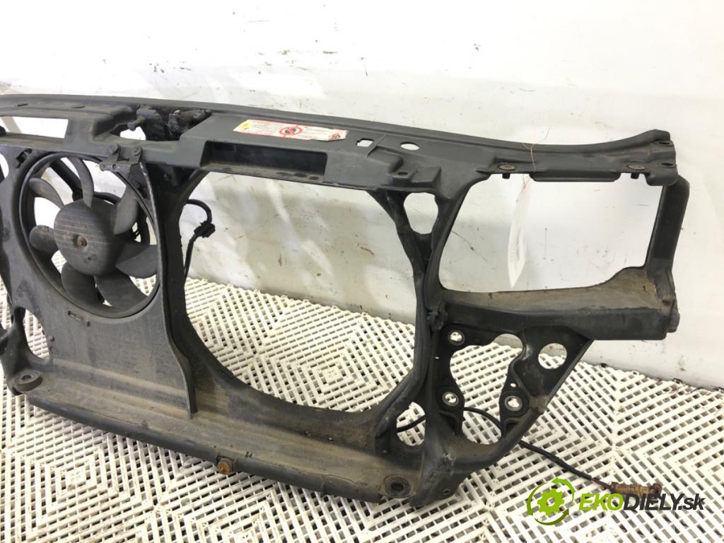 AUDI A4 B5 sedan 1995 74 kW 1.6 1595 držák přední část  (Výztuhy přední)