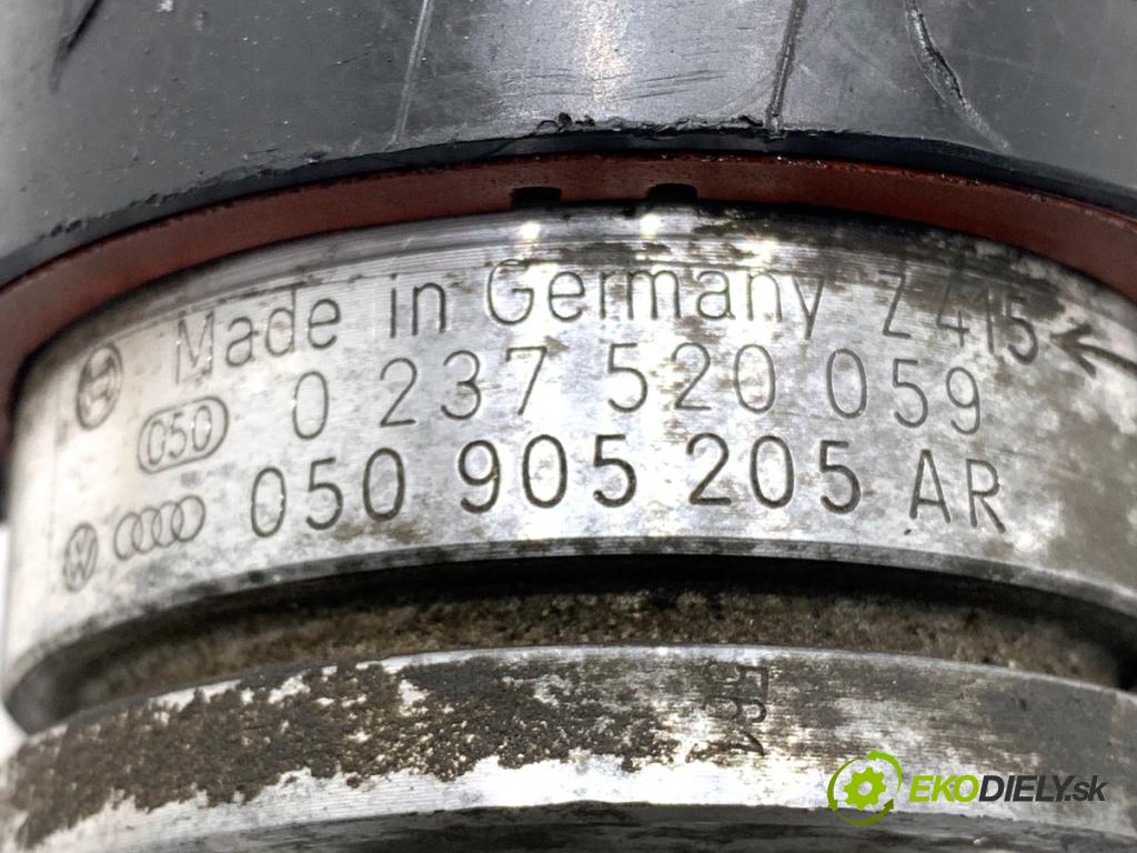 AUDI A4 B5 sedan 1995 74 kW 1.6 1595 Rozdeľovač 050905205AR 0237520059 (Rozdeľovač)