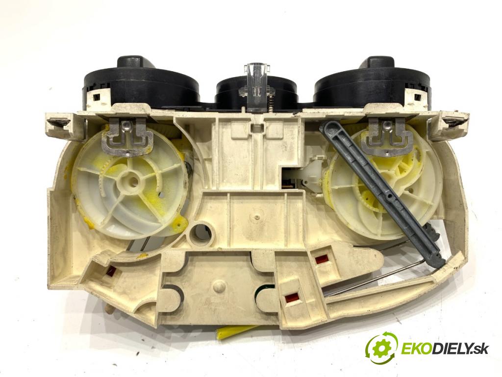 SKODA OCTAVIA I liftback 1998 92 kW 1.8 1781 Panel ovládania kúrenia 1U0819045 (Prepínacie páčky pod volantom)