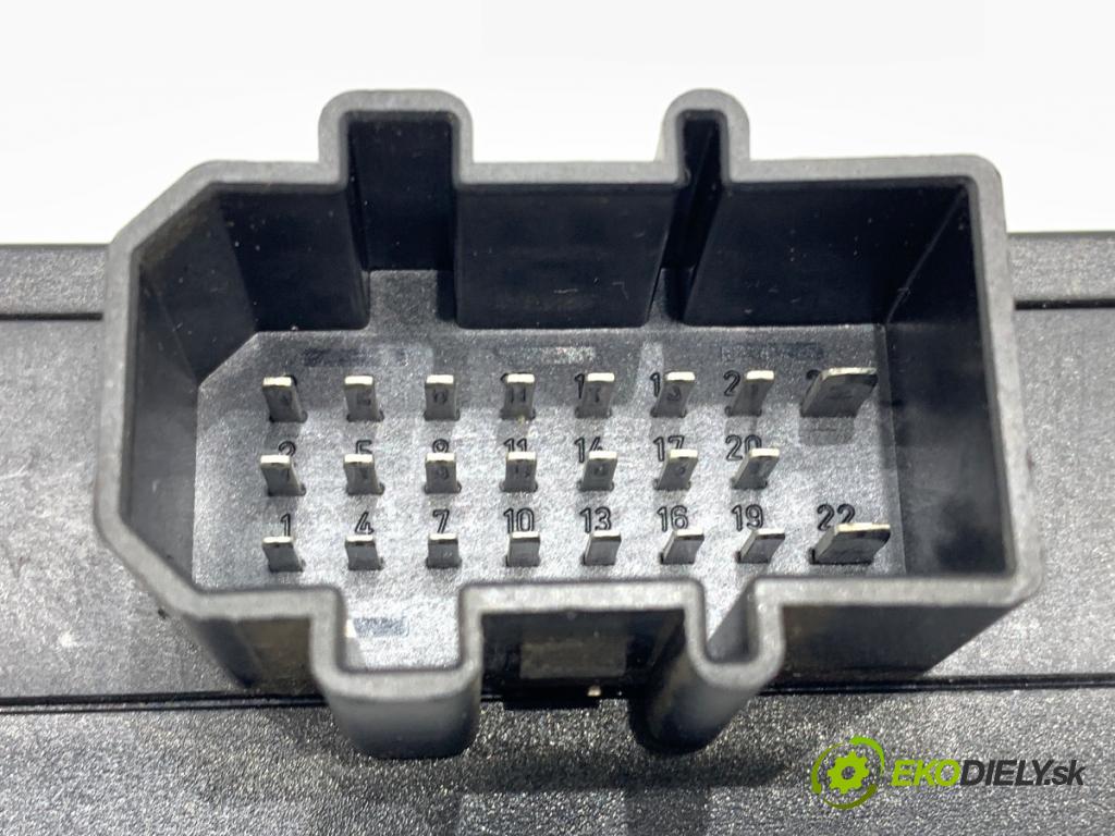 SKODA OCTAVIA I liftback 1998 92 kW 1.8 1781 Modul komfortu 1J0959799L (Modul komfortu)