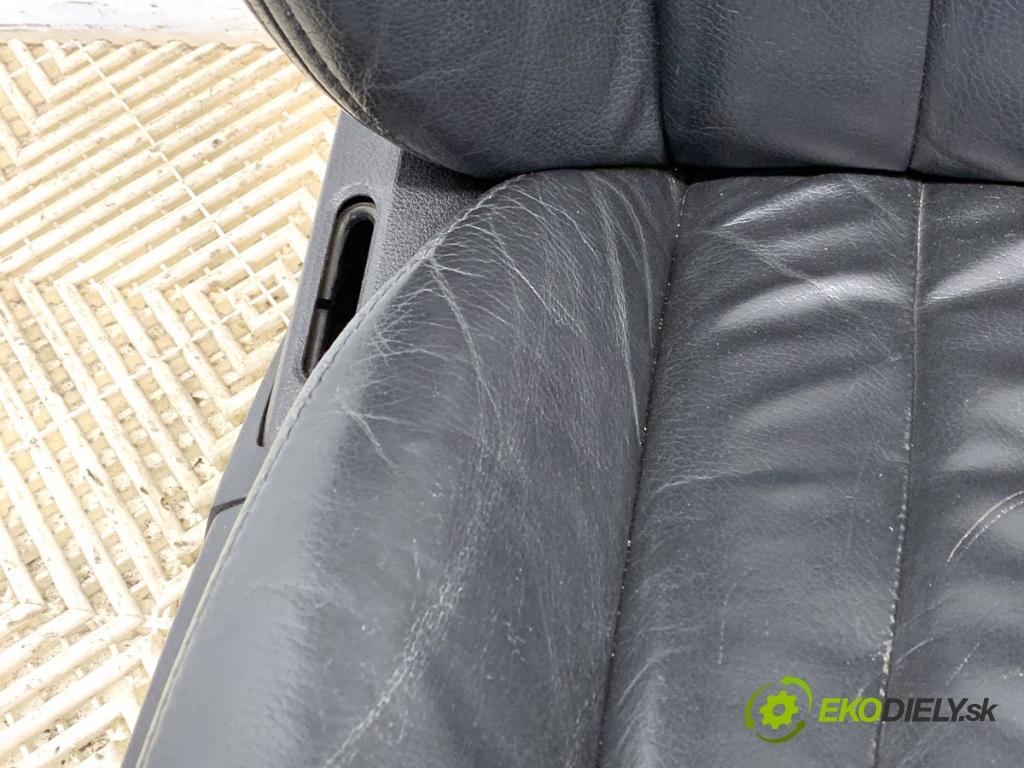 AUDI Q7 4L SUV 2007 171 kW 3.0 TDI quattro 2967 Sedadlá, sedačky Sedadlo Sedadlo tretí rad bočné