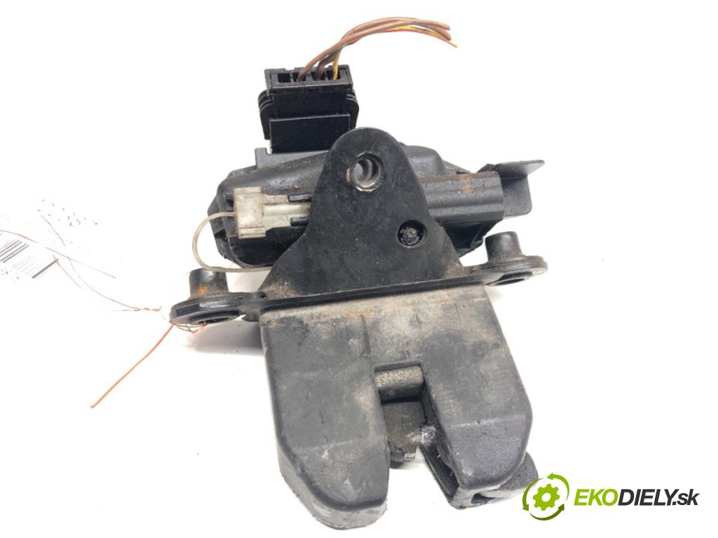 SKODA FABIA II liftback 2007 51 kW 1.2 1198 zámok dveří zadní část 5J0827501B