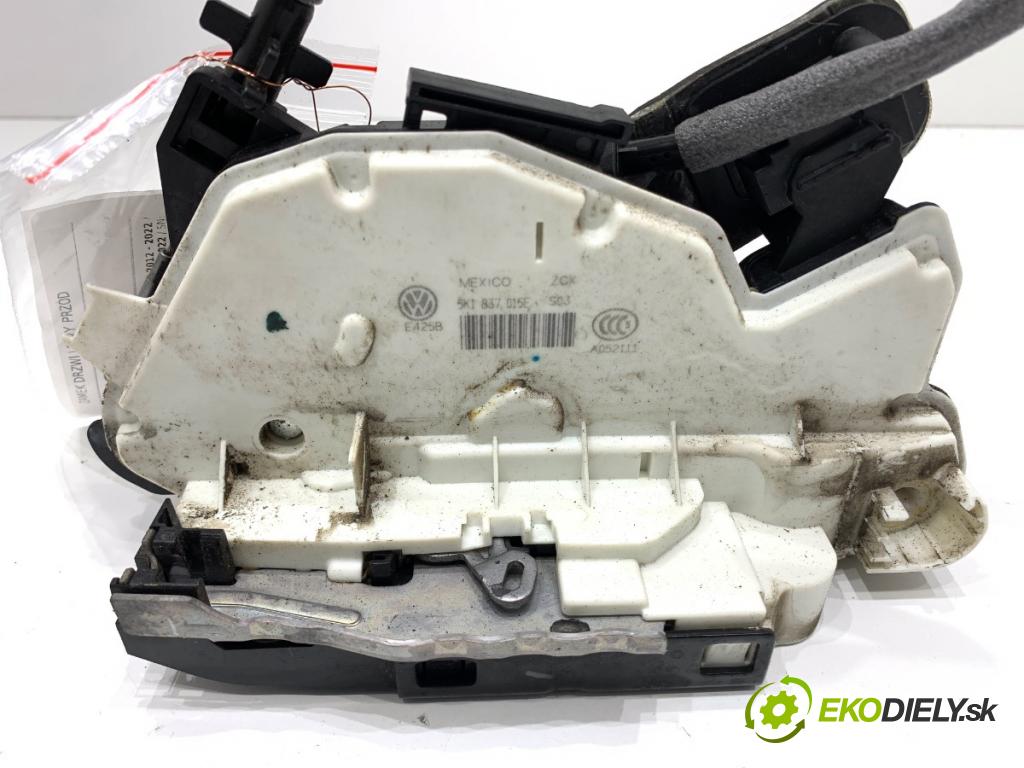 VW GOLF VII liftback 2014 110 kW 2.0 TDI 1968 zámok dveře levý přední část 5K1837015E