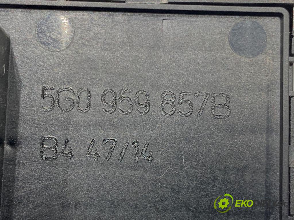VW GOLF VII liftback 2014 110 kW 2.0 TDI 1968 Prepínač okien 5G0959857B (Prepínacie páčky pod volantom)