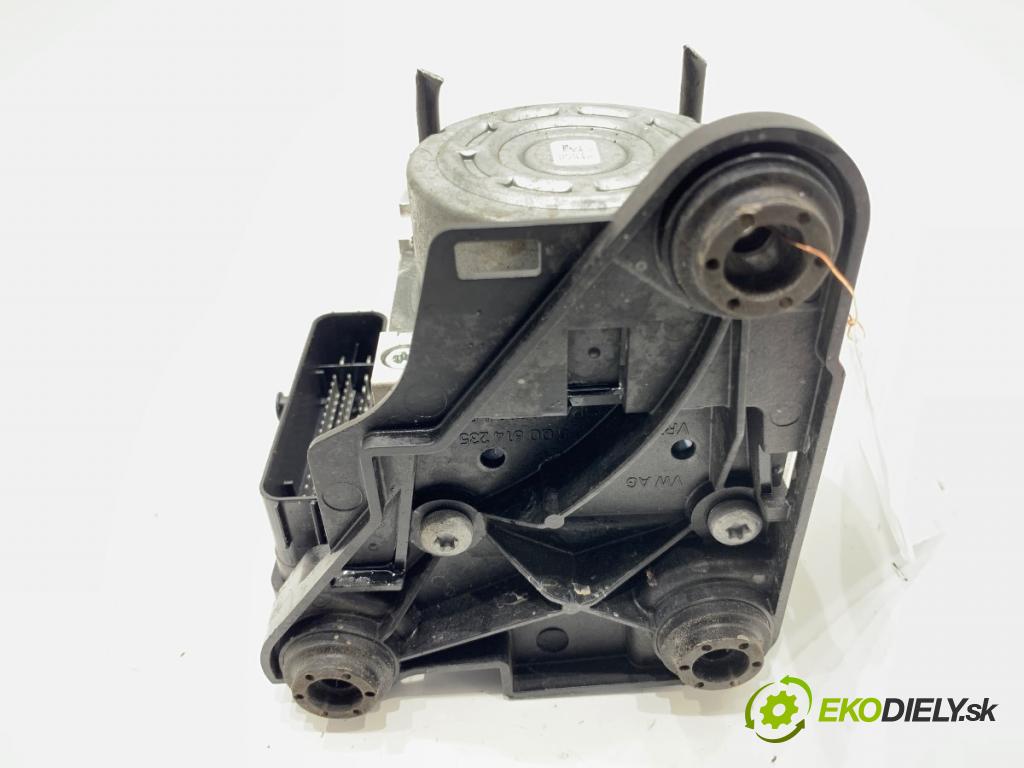 VW GOLF VII liftback 2014 110 kW 2.0 TDI 1968 Pumpa ABS 3Q0614517F (Pumpa ABS)