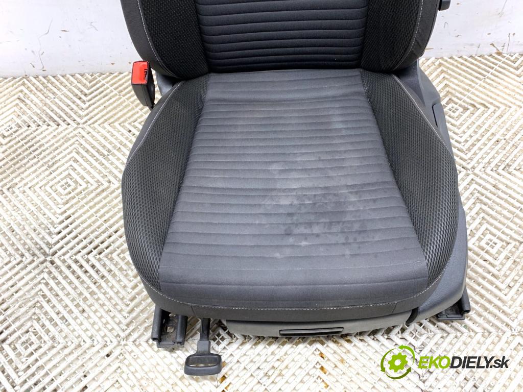VW GOLF VII liftback 2014 110 kW 2.0 TDI 1968 Sedadlo ľavy predný
