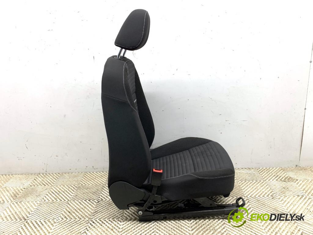 VW GOLF VII liftback 2014 110 kW 2.0 TDI 1968 Sedadlo ľavy predný