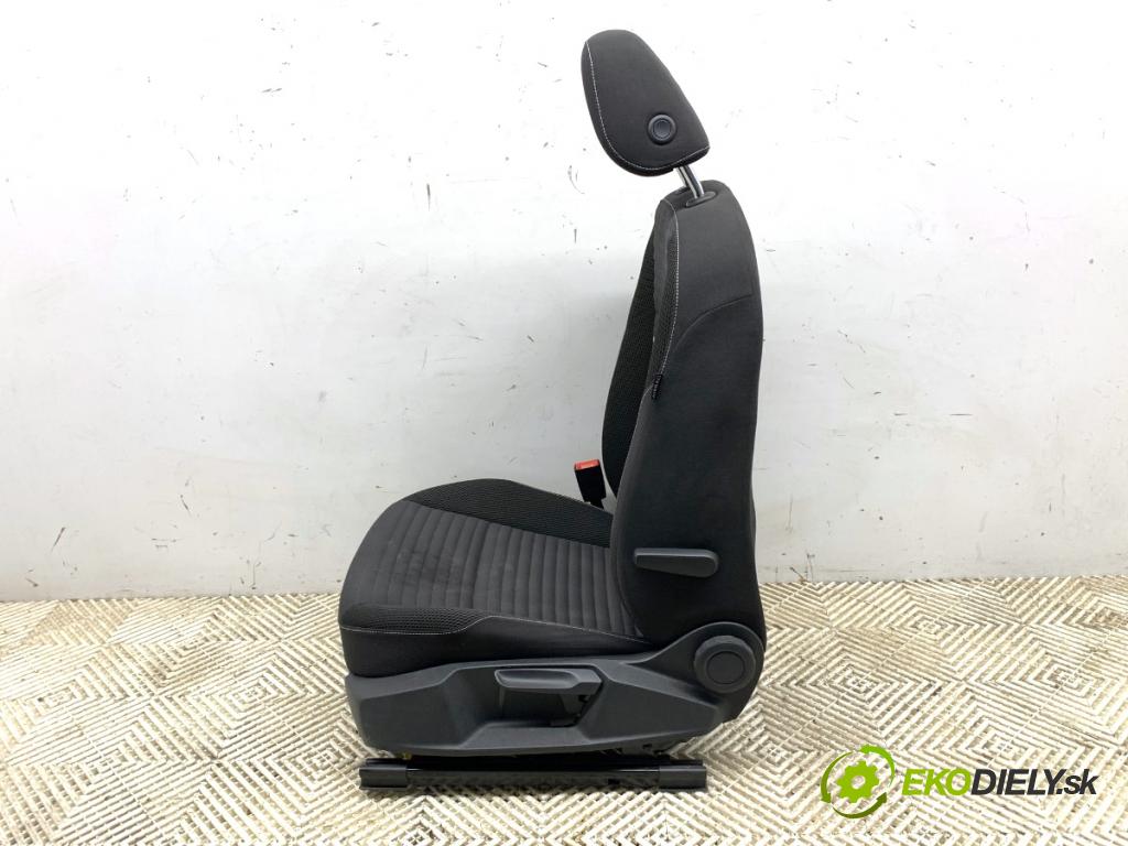 VW GOLF VII liftback 2014 110 kW 2.0 TDI 1968 Sedadlo ľavy predný