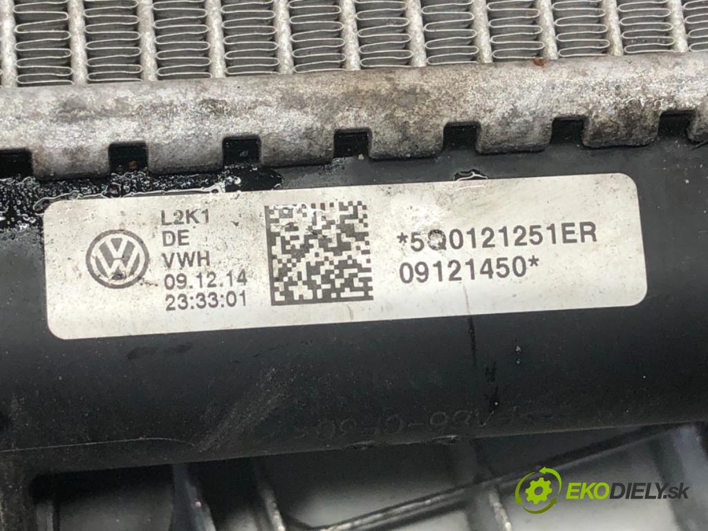 VW GOLF VII liftback 2014 110 kW 2.0 TDI 1968 Chladič vody 5Q0121251ER (Chladič vody)
