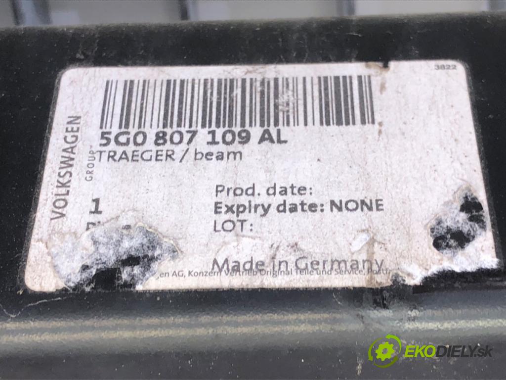 VW GOLF VII liftback 2014 110 kW 2.0 TDI 1968 výztuha nárazníka přední část 5G0807109AL (Výztuhy přední)