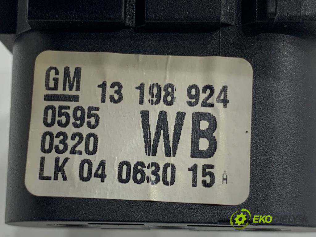 OPEL ASTRA H Kombi 2005 74 kW 1.7 CDTI (L35) 1686 spínač světel 13198924