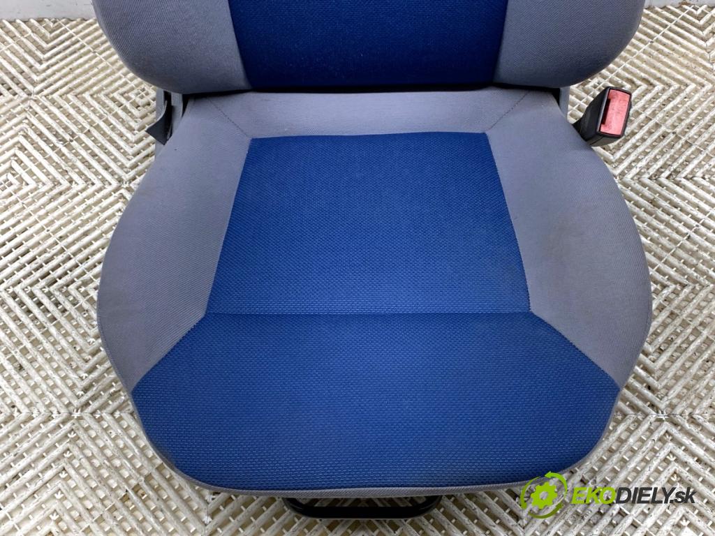 OPEL ASTRA H Kombi 2005 74 kW 1.7 CDTI (L35) 1686 Sedadlo pravy predný