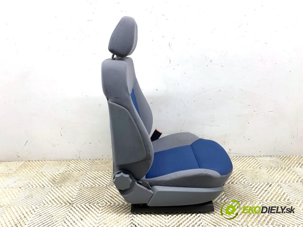 OPEL ASTRA H Kombi 2005 74 kW 1.7 CDTI (L35) 1686 Sedadlo pravy predný