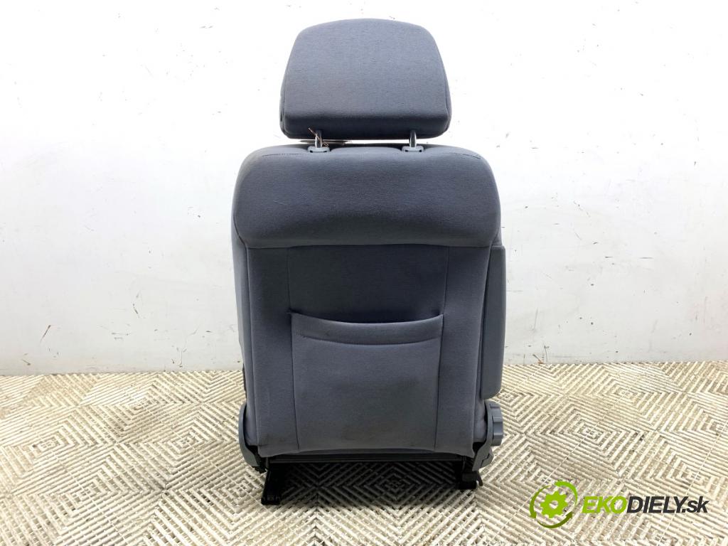 OPEL ASTRA H Kombi 2005 74 kW 1.7 CDTI (L35) 1686 Sedadlo pravy predný