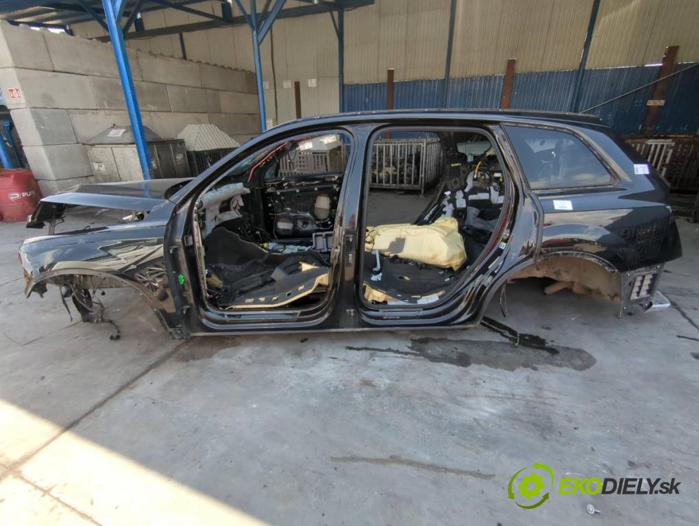 AUDI Q7 4M SUV 2015 200 kW 3.0 TDI quattro 2967 KAROSERIA ČTVRŤÁK blatník zadní část levý pravý práh střecha PODŁUŻNICA levý pravý