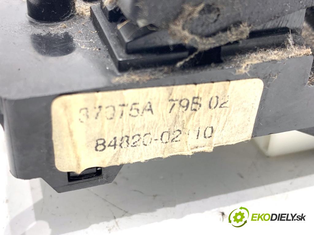 TOYOTA COROLLA E12 liftback 2002 141 kW 1.8 VVTL-i TS (ZZE123) 1796 Prepínač okien 84820-02110 (Prepínacie páčky pod volantom)