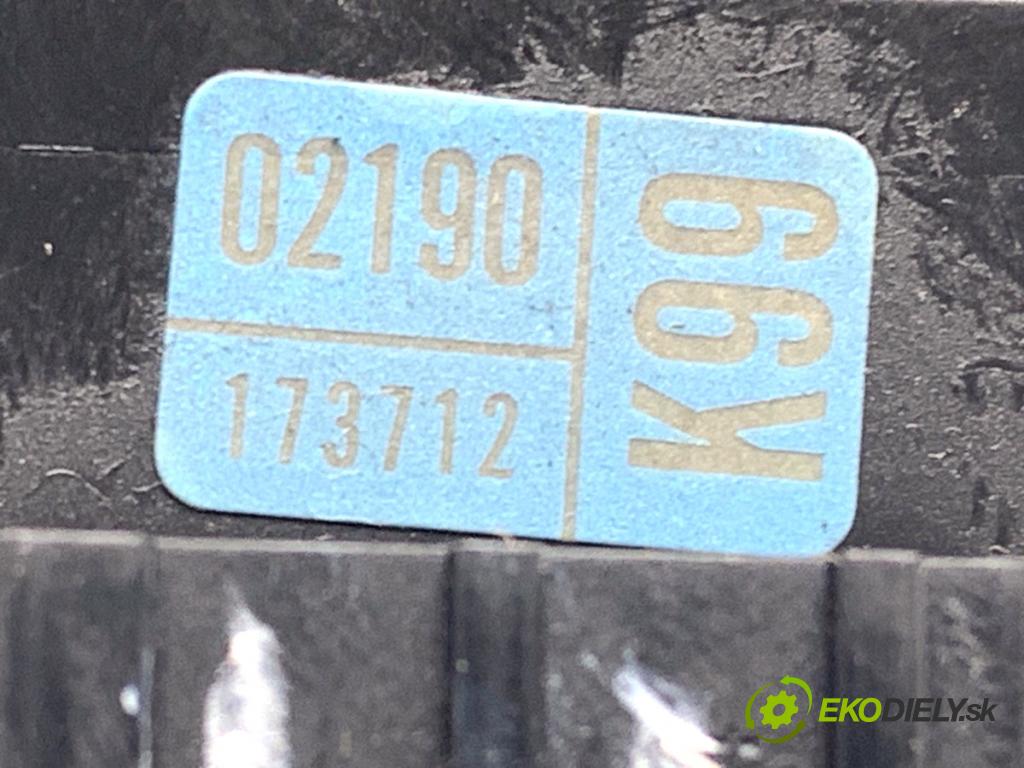 TOYOTA COROLLA E12 liftback 2002 141 kW 1.8 VVTL-i TS (ZZE123) 1796 Prepínač smeroviek 02190-173712 (Prepínacie páčky pod volantom)