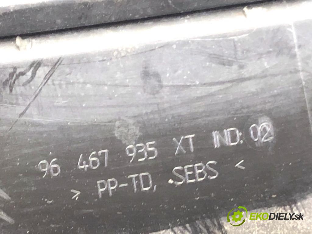 CITROEN C4 I liftback 2005 80 kW 1.6 16V 1587 Torpédo, plast pod čelné okno 96467935XT (Torpédo (plast pod čelným sklom))