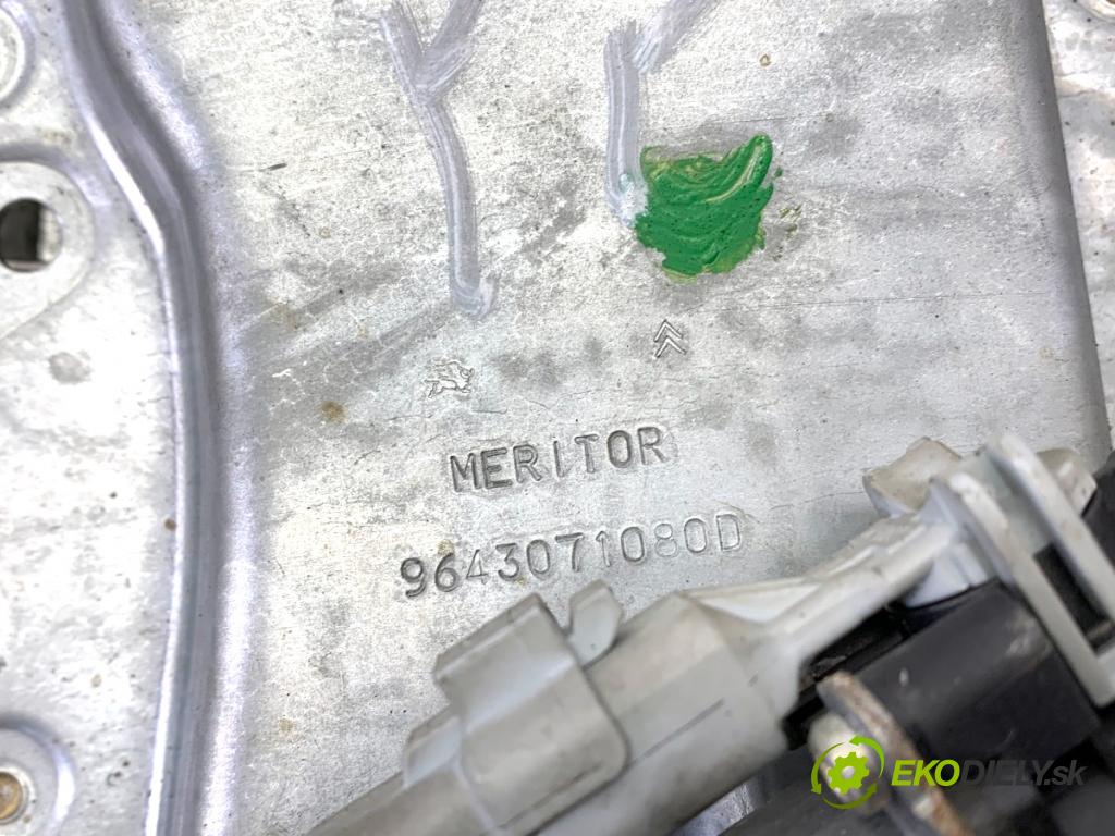 CITROEN C3 kabriolet 2003 54 kW 1.4 1360 mechanismus okna pravý zadní část 9643071080D