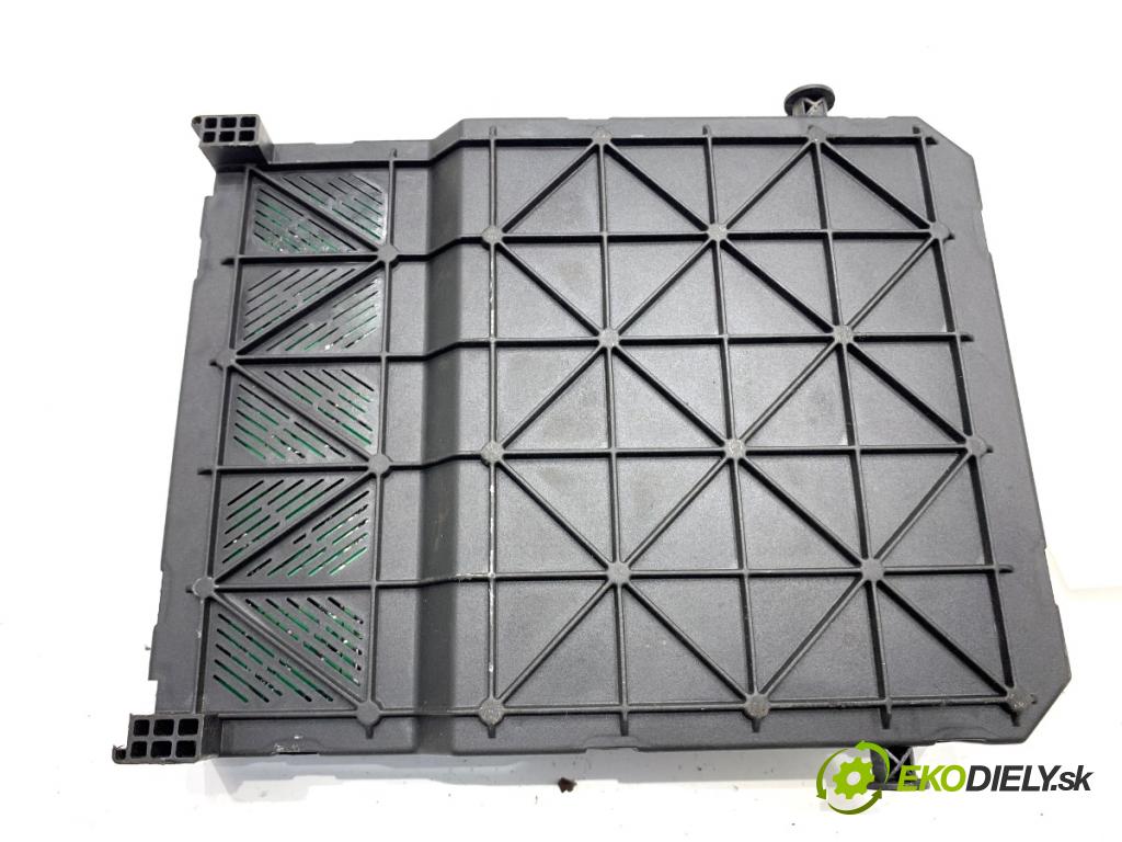 CITROEN C3 kabriolet 2003 54 kW 1.4 1360 modul BSI 9649811380 (Pojistkové skříňky)