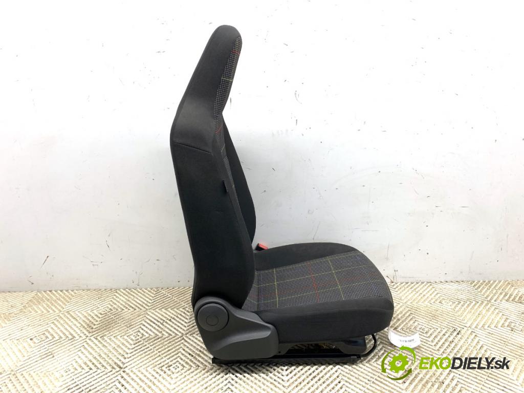 SKODA CITIGO liftback 2014 44 kW 1.0 999 Sedadlo pravy predný