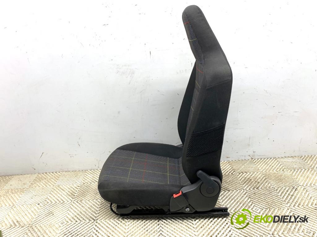 SKODA CITIGO liftback 2014 44 kW 1.0 999 Sedadlo pravy predný
