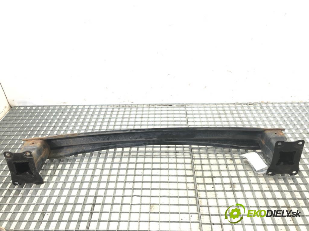 VW GOLF VII Kombi 2014 110 kW 2.0 TDI 1968 výztuha nárazníka zadní část  (Výztuhy zadní)