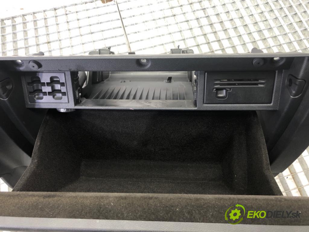 VW GOLF VII Kombi 2014 110 kW 2.0 TDI 1968 Priehradka, kastlík spolujazdca 5G1857290 (Priehradka (kastlík))