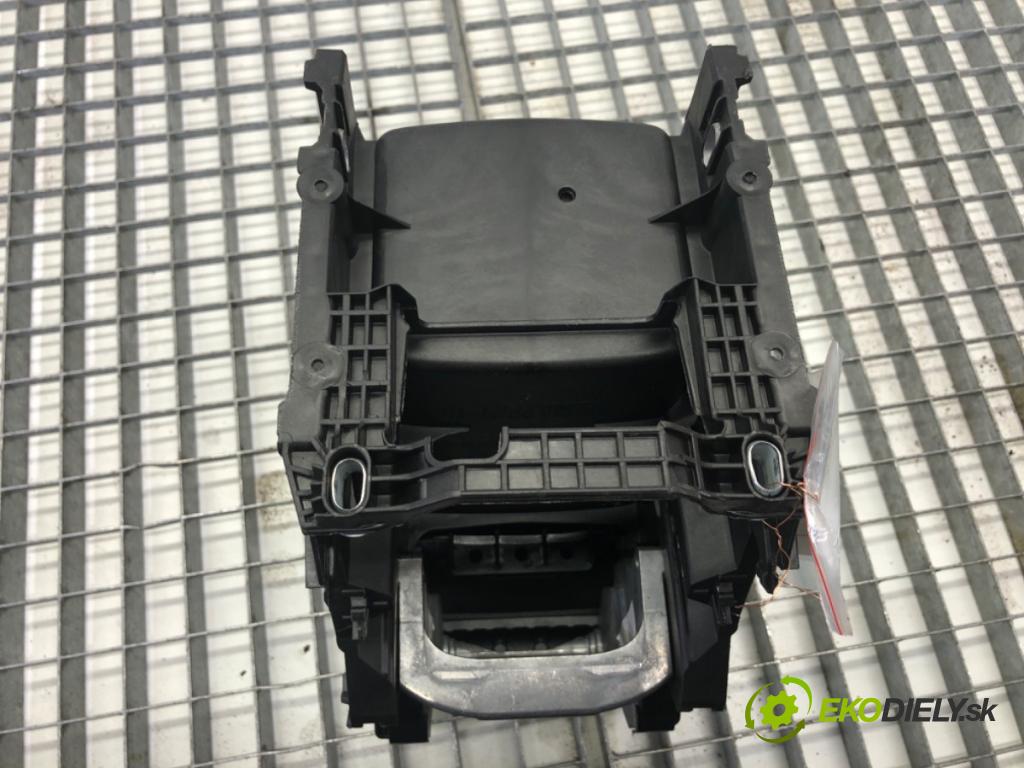 VW GOLF VII Kombi 2014 110 kW 2.0 TDI 1968 loketní opěrka 5G0864251D (Loketní opěrky)