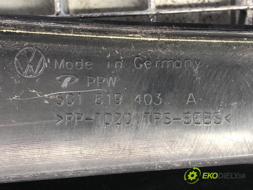 VW GOLF VII Kombi 2014 110 kW 2.0 TDI 1968 Torpédo, plast pod čelné okno 5G1819403A (Torpédo (plast pod čelným sklom))