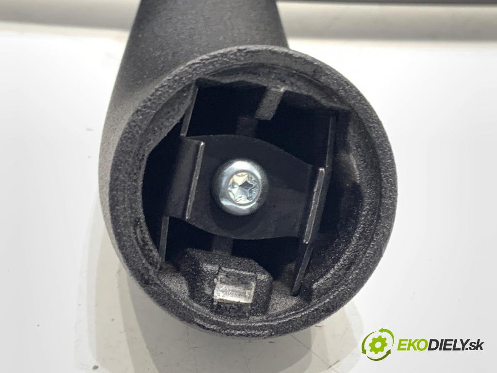 VW GOLF VII Kombi 2014 110 kW 2.0 TDI 1968 zpětné zrcátko vnitřní  (Světla vnitřní)