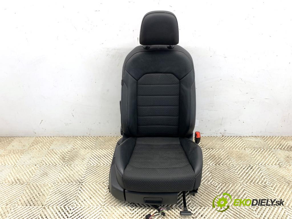 VW GOLF VII Kombi 2014 110 kW 2.0 TDI 1968 Sedadlo pravy predný 