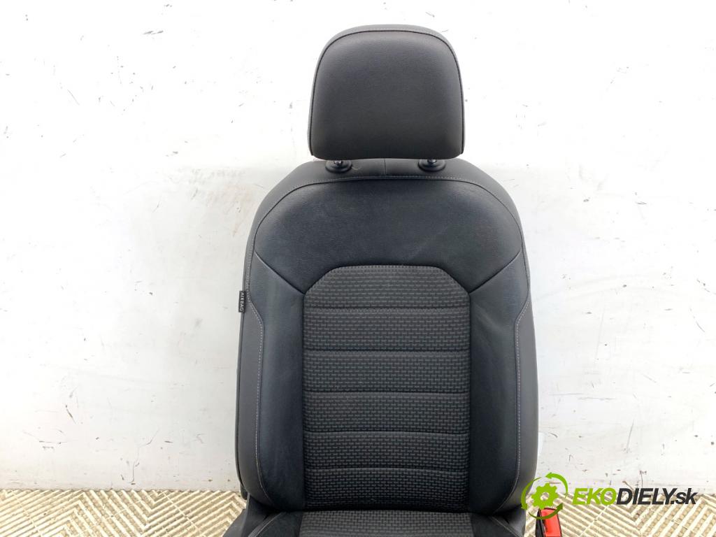 VW GOLF VII Kombi 2014 110 kW 2.0 TDI 1968 Sedadlo pravy predný