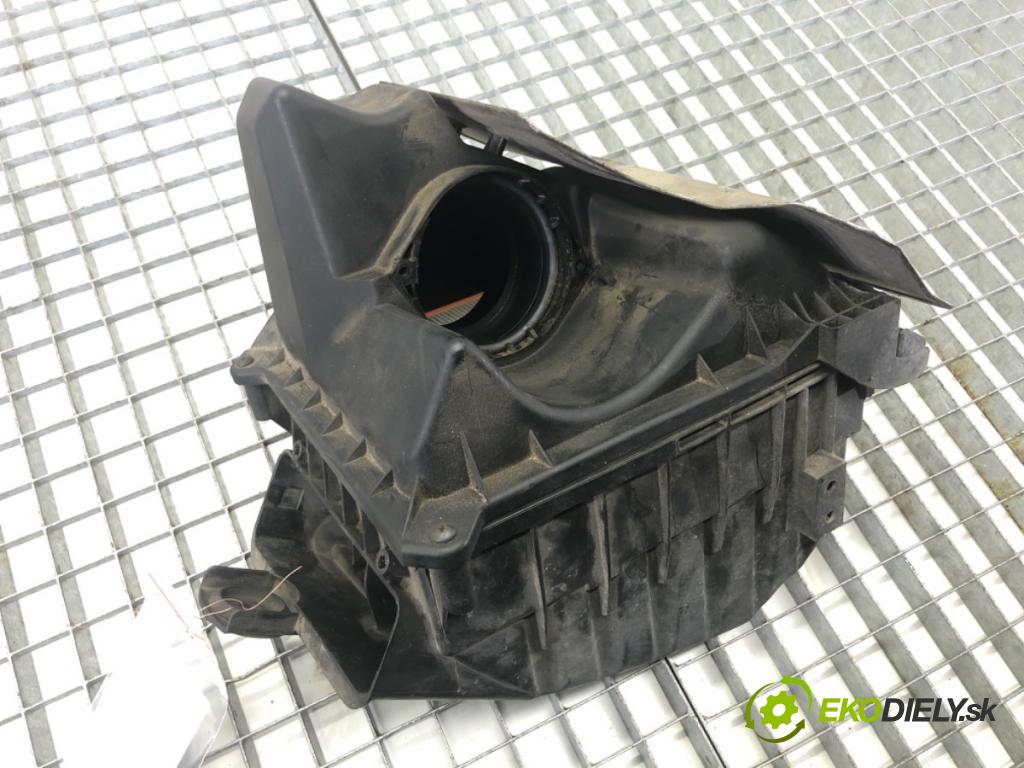 AUDI A4 B7 Kombi 2006 85 kW 1.9 TDI 1896 obal filtra vzduchu 03G133835 (Kryty filtrů)