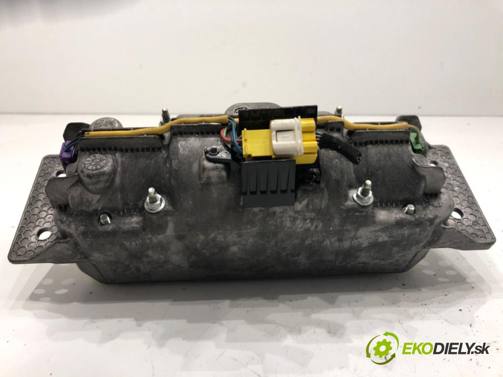AUDI A4 B7 Kombi 2006 85 kW 1.9 TDI 1896 AirBag spolujezdce 8E1880204C (Airbagy)
