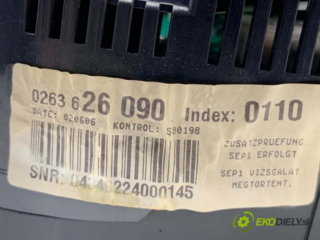 AUDI A4 B7 Kombi 2006 85 kW 1.9 TDI 1896 Prístrojovka 0263626090 (Prístrojová doska)