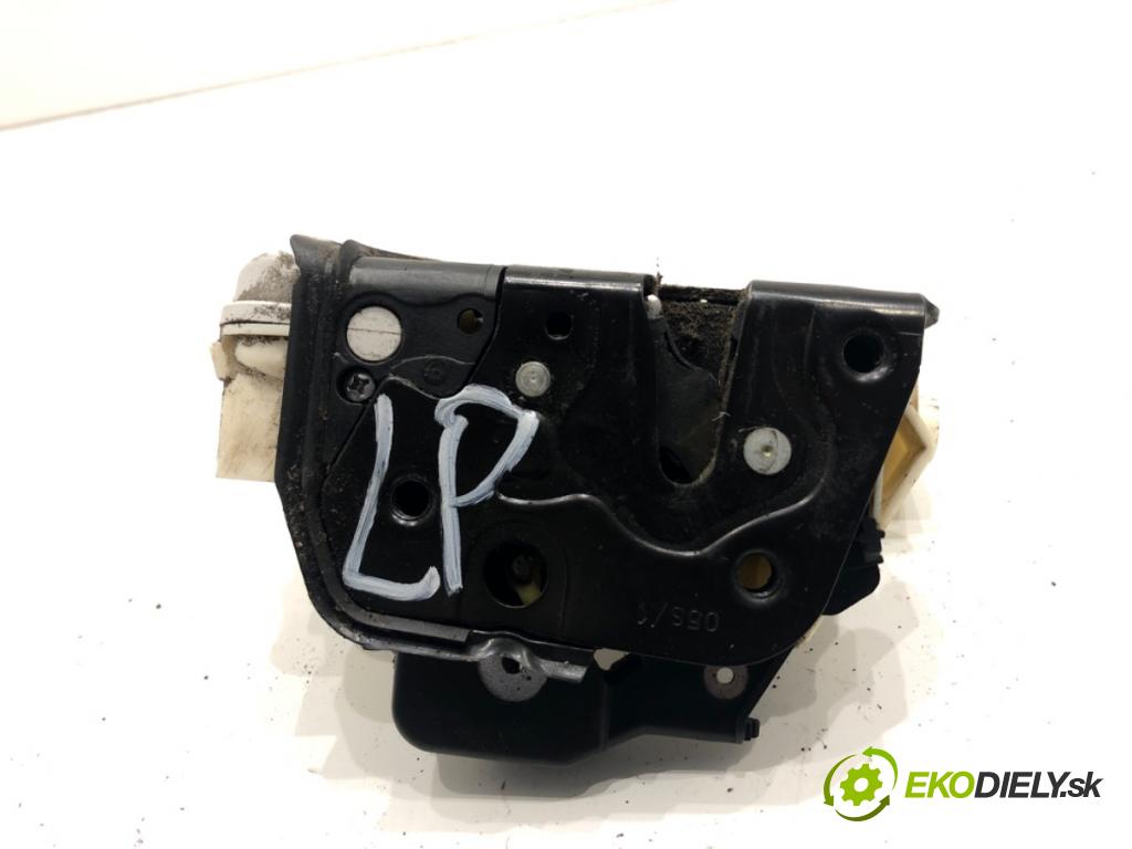 AUDI A4 B7 Kombi 2006 85 kW 1.9 TDI 1896 zámok dveře levý přední část 8E1837015AA