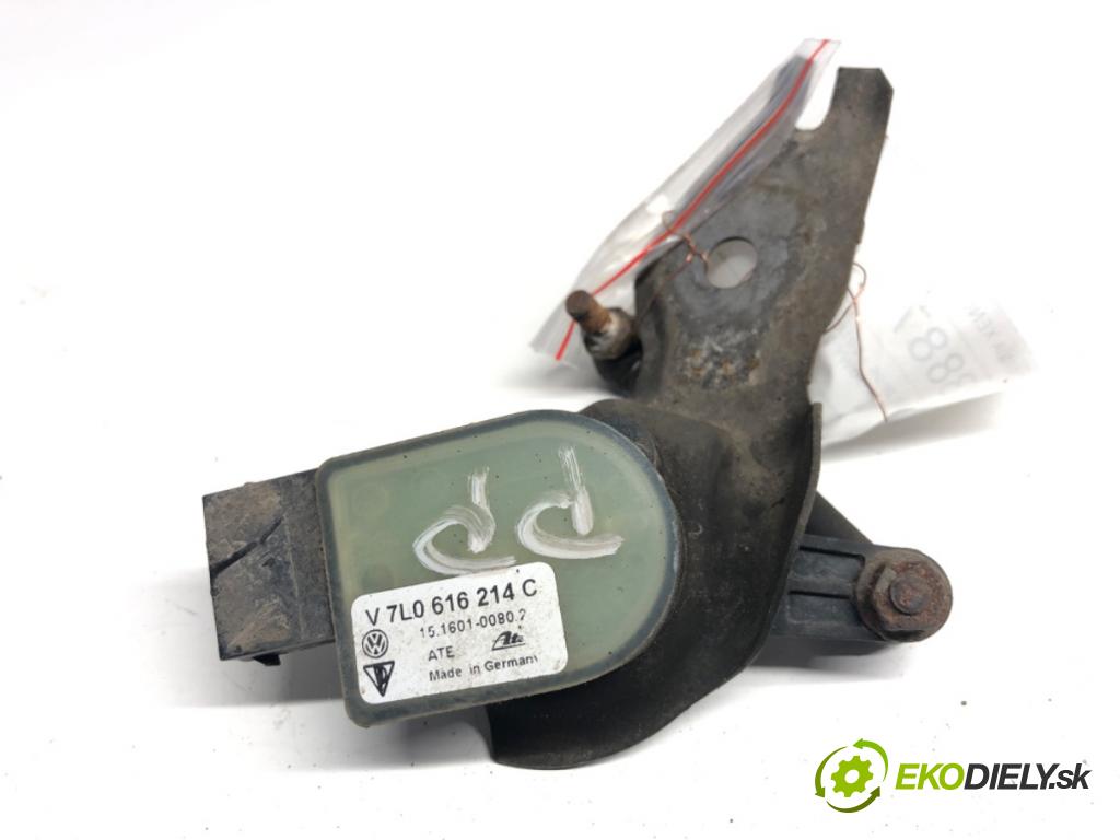 AUDI Q7 4L SUV 2007 171 kW 3.0 TDI quattro 2967 snímač ÚROVEŇ: XENON pravý přední část 7L0616214C