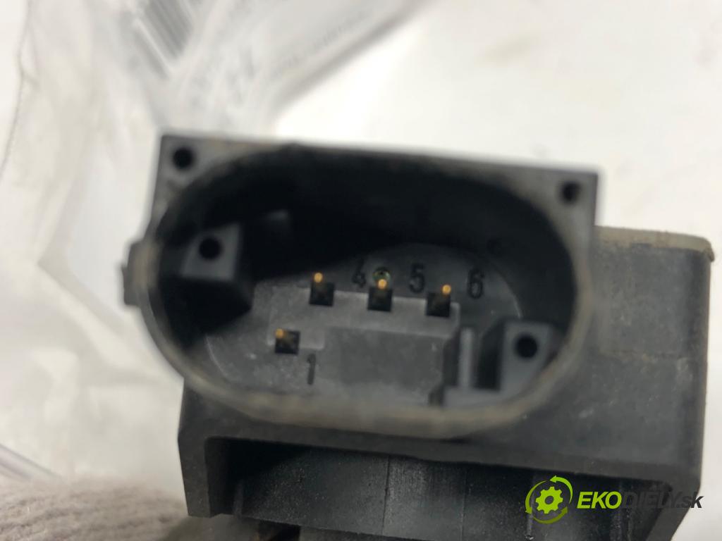 AUDI Q7 4L SUV 2007 171 kW 3.0 TDI quattro 2967 snímač ÚROVEŇ: XENON pravý přední část 7L0616214C