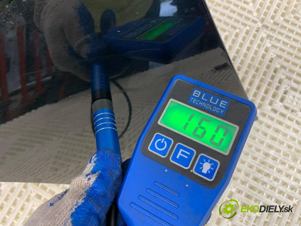 BMW E90 sedan 2005 110 kW 320 i 1995 Blatník ľavy predný